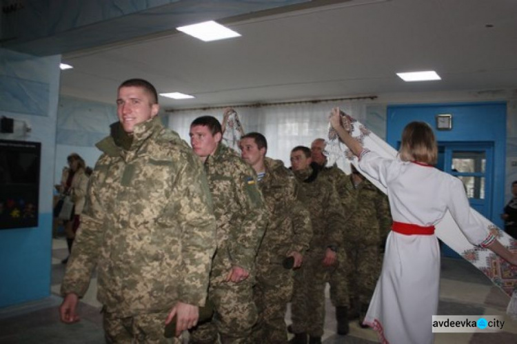 Защитников Авдеевки поздравили с  Днем Вооруженных Сил Украины (ФОТО)