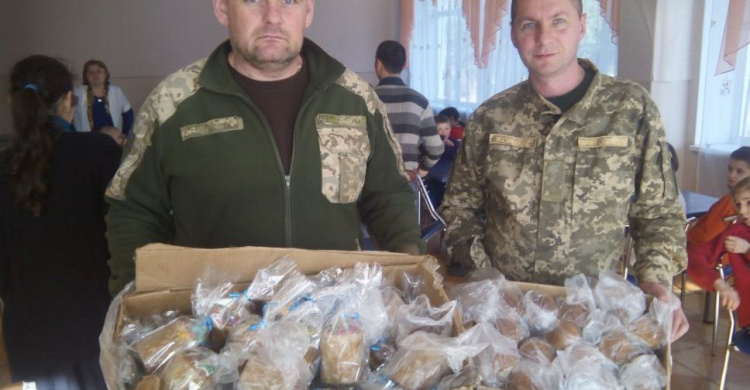 Авдеевские «симики» развозили куличи, пособия и детей (ФОТО)