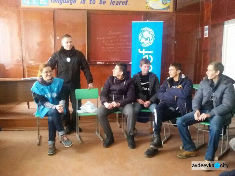 Полицейские  серьезно поговорили с  учащимися Авдеевского ПТУ  об уголовном кодексе