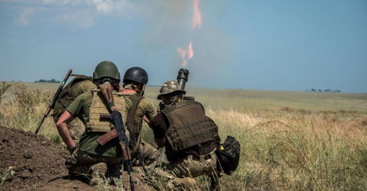 Сутки в ООС: 24 обстрела, двое раненых