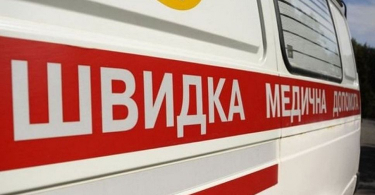 В Авдеевке из снежной ловушки вызволили "скорую"