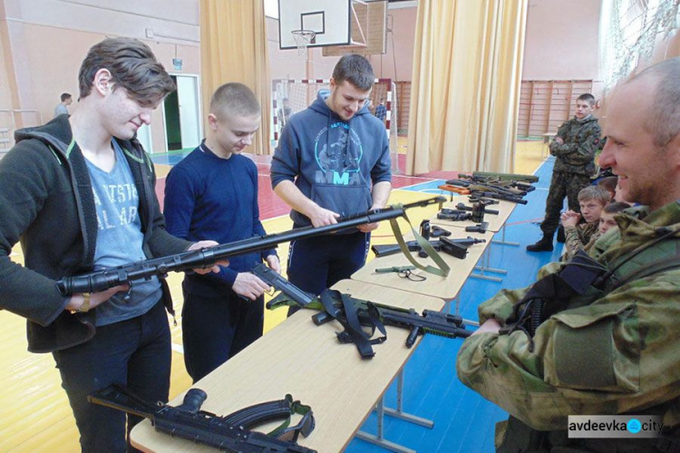 В школах вновь будут преподавать допризывную подготовку