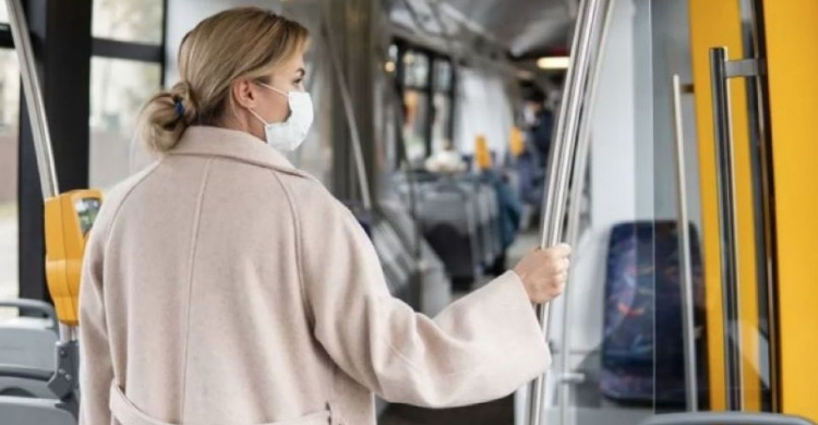 В Авдеевке городские автобусы ездят по одному маршруту и перевозят не более 10 человек