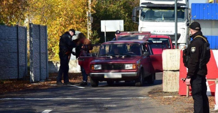 На блокпостах на Донетчине с начала года 145 раз выявляли нелегальное оружие 