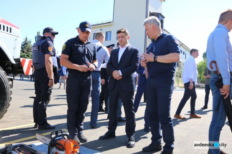 В Мариуполе президент открыл Центр разминирования и побывал на морских учениях (ФОТО + ВИДЕО)