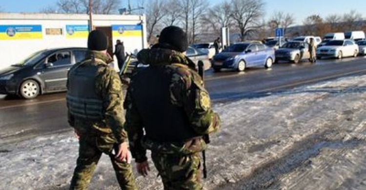 На донбасском КПВВ у линии разграничения попались вор и «неправильный» груз