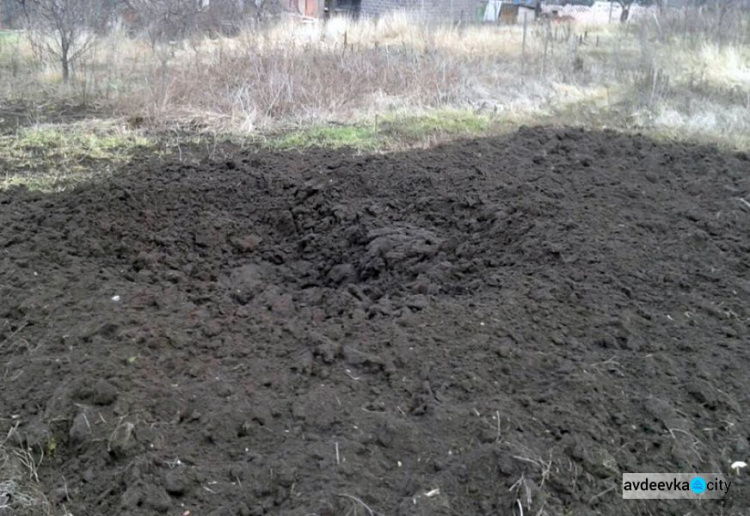 В Авдеевке в результате ночного обстрела повреждены два частных дома (ФОТОФАКТ)
