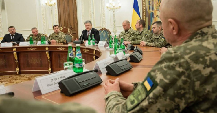 Президент вручил энергетикам Ордена "За мужество" за восстановление электроэнергии в Авдеевке