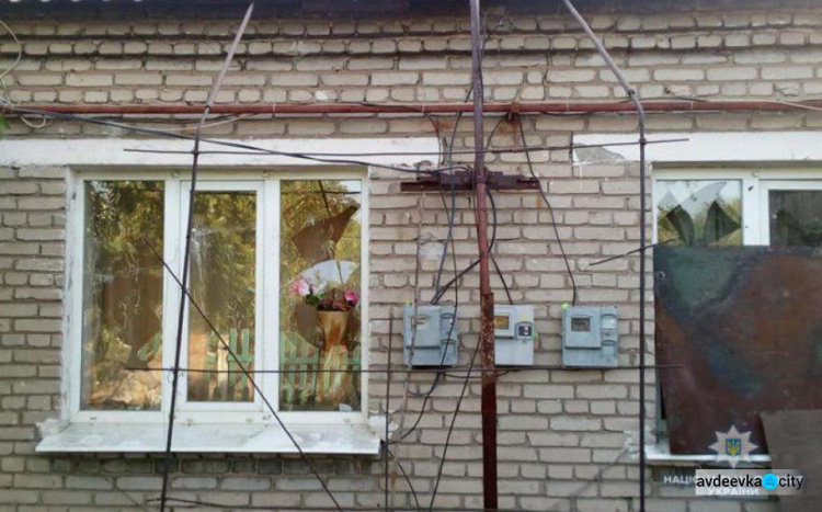 Боевики ночью нанесли удар по Майорску: повреждены три дома (ФОТО)