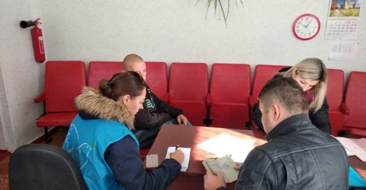 Представители Пролиска-Авдеевка помогли восстановить документы жителям Ясиноватского района