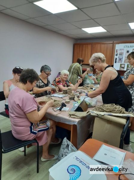 Територіальний центр запрошує авдіївців на заняття в клуб за інтересами «Творча майстерня»