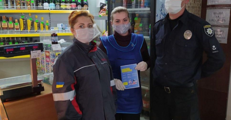 Сотрудники АКХЗ помогают авдеевской полиции поддерживать порядок в городе во время карантина (ФОТОФАКТ)