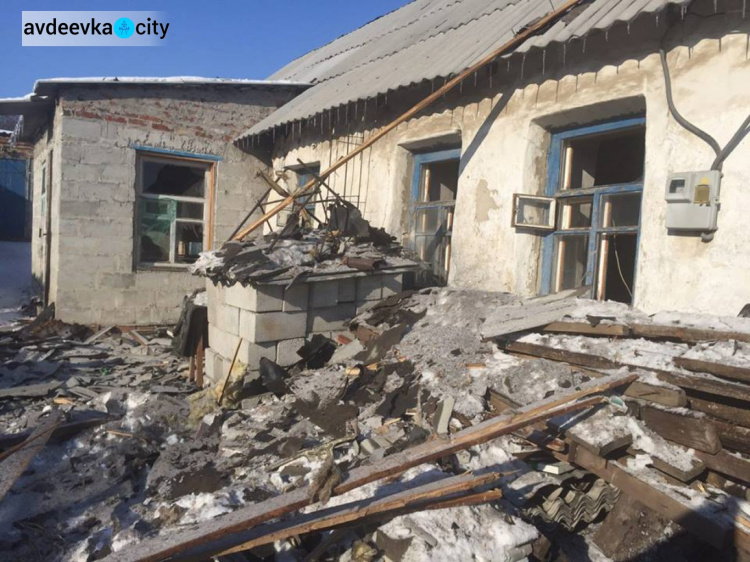Погибшую женщину  обнаружили в Авдеевке  после утреннего обстрела (ФОТО)