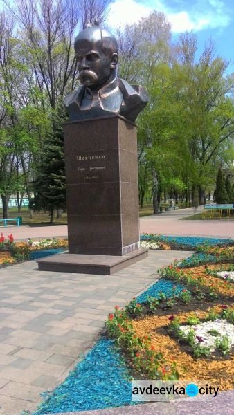 Авдеевка расцвела благодаря коммунальщикам: фотофакт