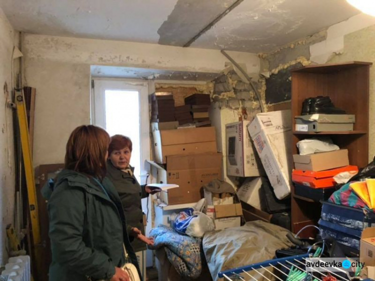 Разбитый обстрелами и находящийся в опасном месте дом в Авдеевке признали пригодным к проживанию (ФОТО)