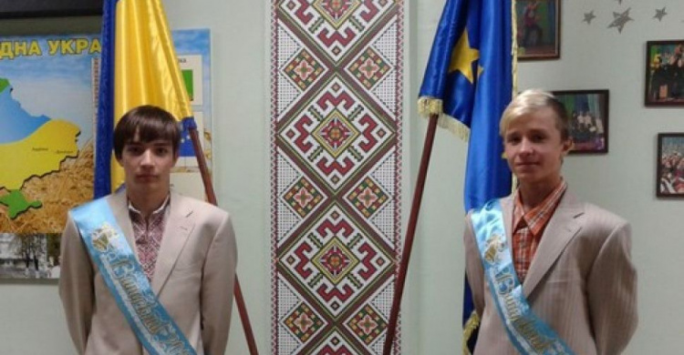 Авдеевских выпускников одели в фирменные костюмы от VORONIN (ФОТОФАКТ)