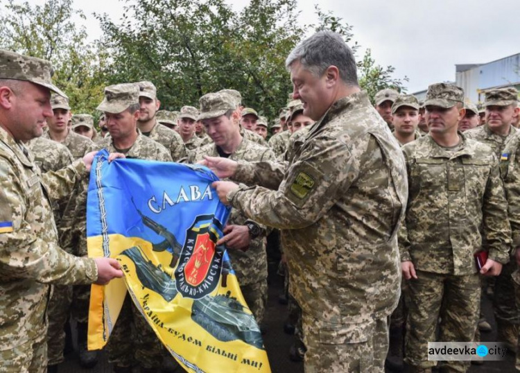 Появились новые подробности визита Порошенко в Авдеевку (ФОТО)
