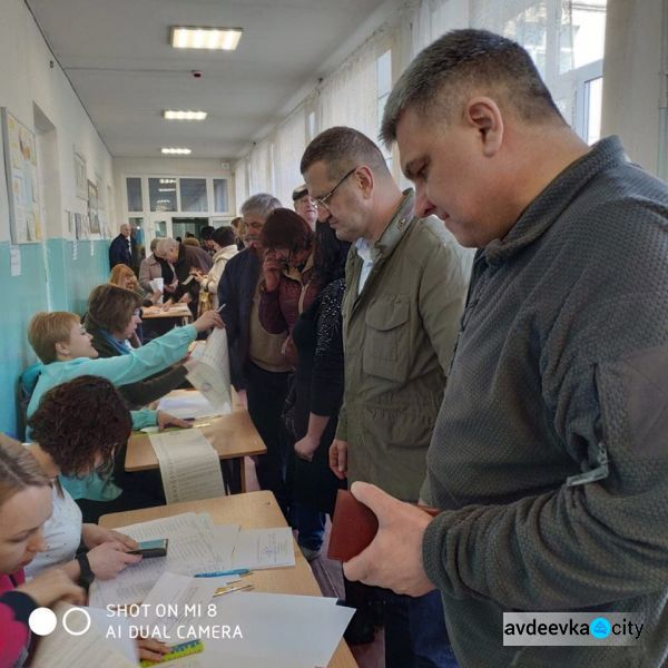 Глава ВГА Авдеевки рассказал о выборах и продемонстрировал бюллетень (ФОТО)
