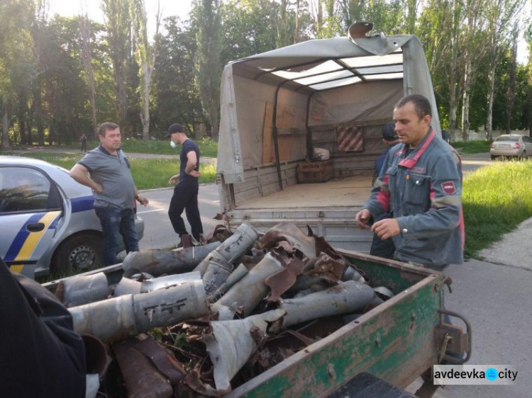В Авдеевке скандал: местные активисты разобрали стелу памяти о погибших жителях (ФОТО)