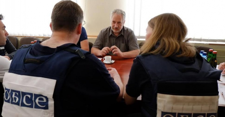 В Авдеевке губернатор Донецкой области встретился с  замглавой ОБСЕ Александром Хугом (ФОТО)