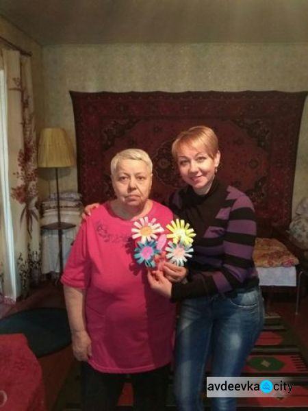 В Авдеевке устроили акцию «Открытка для бабушки» (ФОТО)