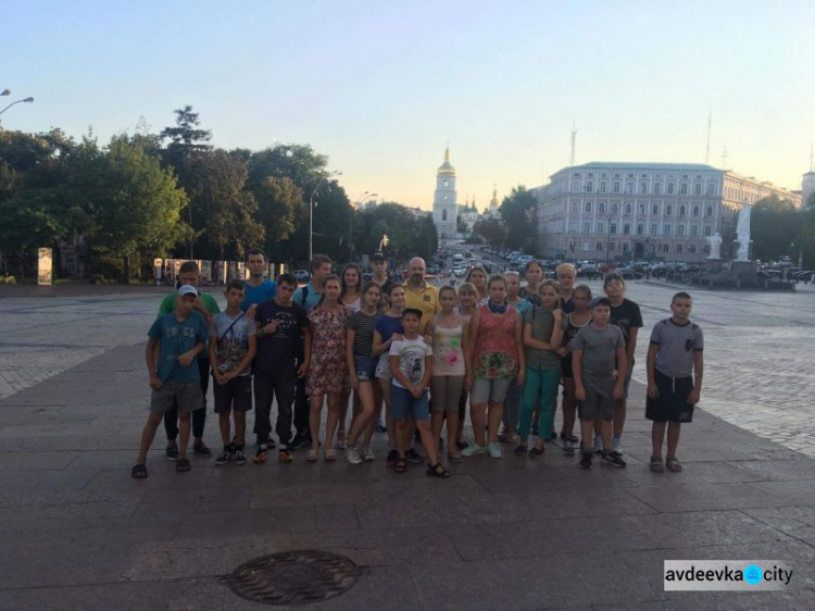 Авдеевские подростки отправились на оздоровление в Закарпатье (ФОТО)