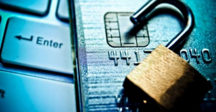Аферисты "почистили" банковские счета жителей Покровской оперативной зоны