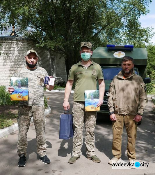 Авдеевских медиков поздравили с профессиональным праздником