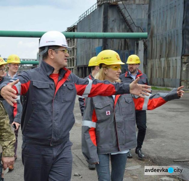 Авдеевский коксохим посетили парламентарии Украины и Великобритании (ФОТО)