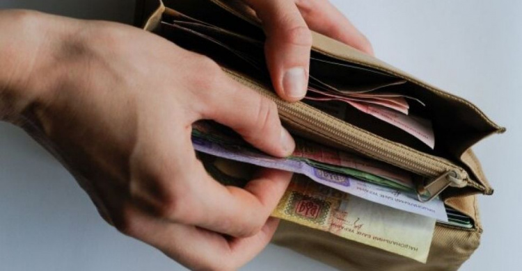 Жители Авдеевки могут снять наличные с карт ПриватБанка на кассах магазинов