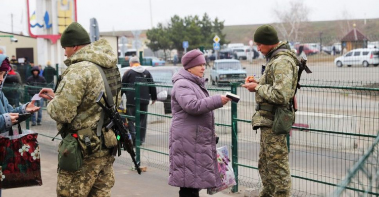 Ситуация в КПВВ утром, 26 ноября: пункты пропуска продолжают работу в режиме "желтый"