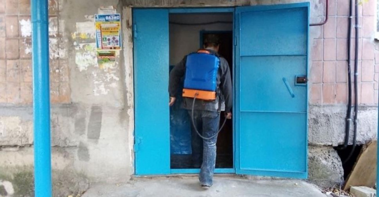 9 квартал оброблено: авдіївські комунальники продовжують дезінфекційні заходи