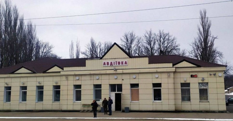 Евакуація з Авдіївки продовжується: завтра знов буде їхати поїзд до Дніпра