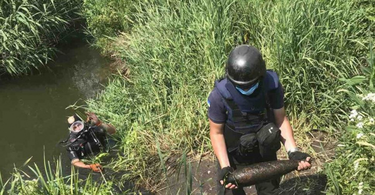 В Ясиноватском районе пиротехники изъяли и уничтожили минометную мину