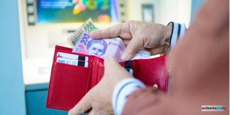 Як отримати пенсію чи соцвиплати на тимчасово окупованих територіях чи територіях, де ведуться бойові дії?