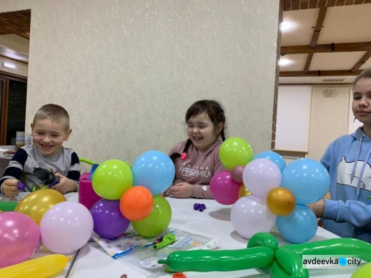 ОО «Авдеевка. Платформа совместных действий» провела предпраздничный мастер-класс для детей