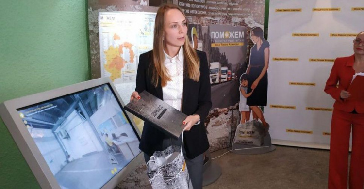 В Авдеевке открылась выставка, посвященная работе Гуманитраного штаба (ФОТОРЕПОРТАЖ)