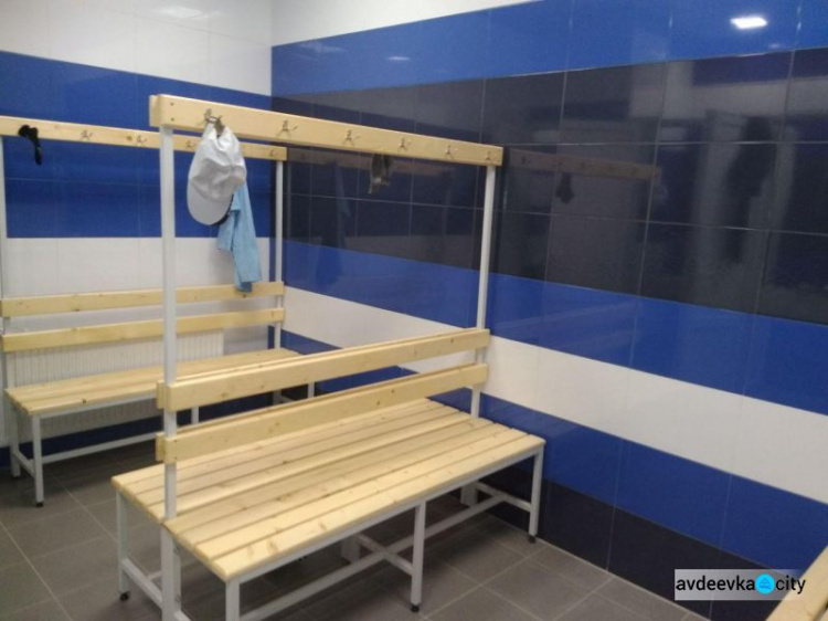 В авдеевской школе торжественно открыли отремонтированный спортзал и новые раздевалки  (ФОТО)