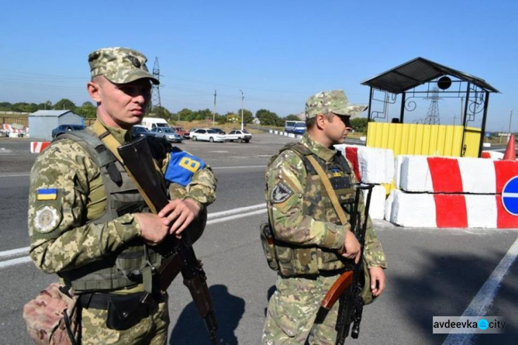 Командующий Объединенных сил проверил обновленные блокпосты на Донбассе (ФОТО)