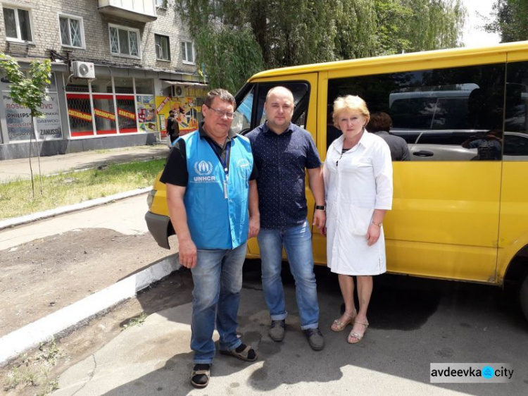 В Авдеевку привезли на обследование жителей Опытного