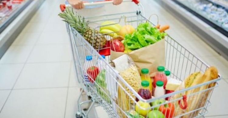 Врачи выяснили, какими продуктами проще всего отравиться в жару