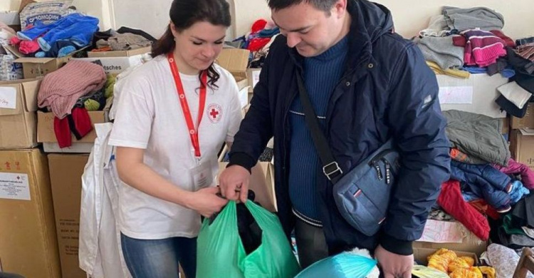 Волонтери Метінвесту турбуються про українців, які потребують підтримки
