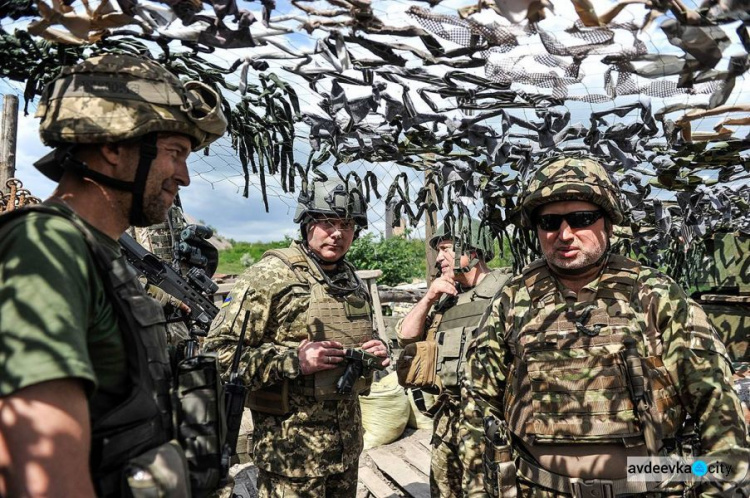 Турчинов прибыл в зону ООС и рассказал о глубине обстрелов (ФОТО)