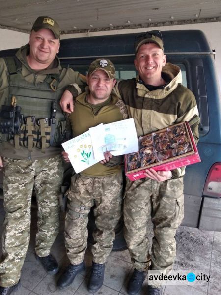 Авдеевские «симики» сообщили, что дети и военные получили помощь (ФОТО)