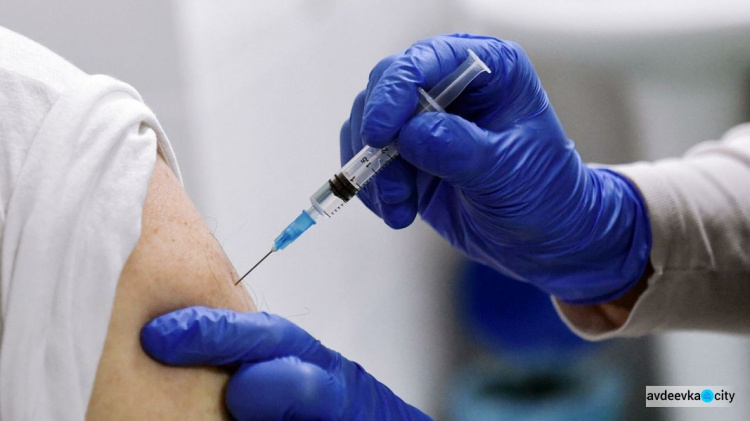 В половине регионов Украины приостановлена вакцинация от Covid-19