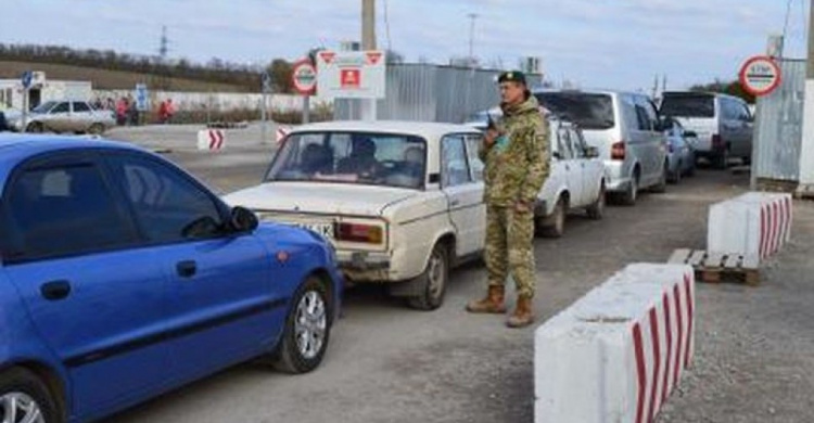 Ситуация на донбасских КПВВ: сводные данные от ГПСУ