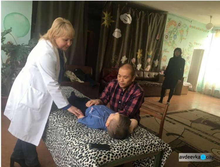 Удивительный врач в Авдеевке лечил и учил (ФОТО)