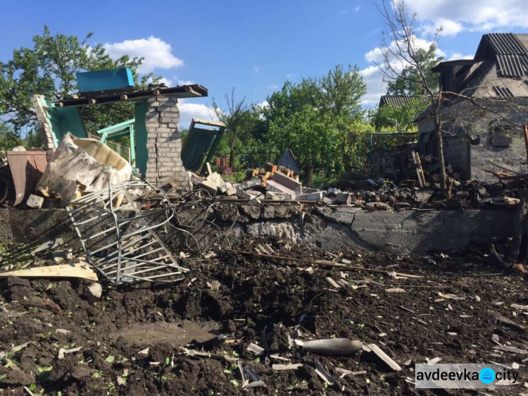 В Авдеевке в результате обстрела  повреждения получили 10 домов, - глава  ВГА (ФОТО)