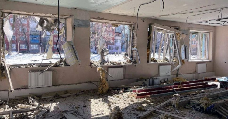 Російські окупаційні війська відкрили вогонь по вулицям Авдіївки: пошкоджено будинки, є поранені та загиблі.