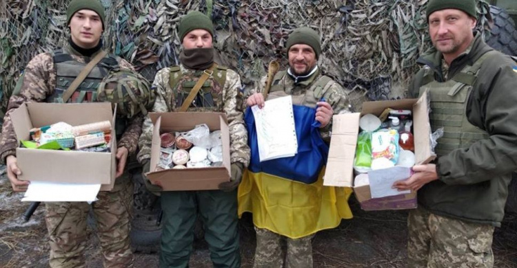 Авдеевские "симики" на выходных привезли военным лекарства и вкусные подарки (ФОТО)